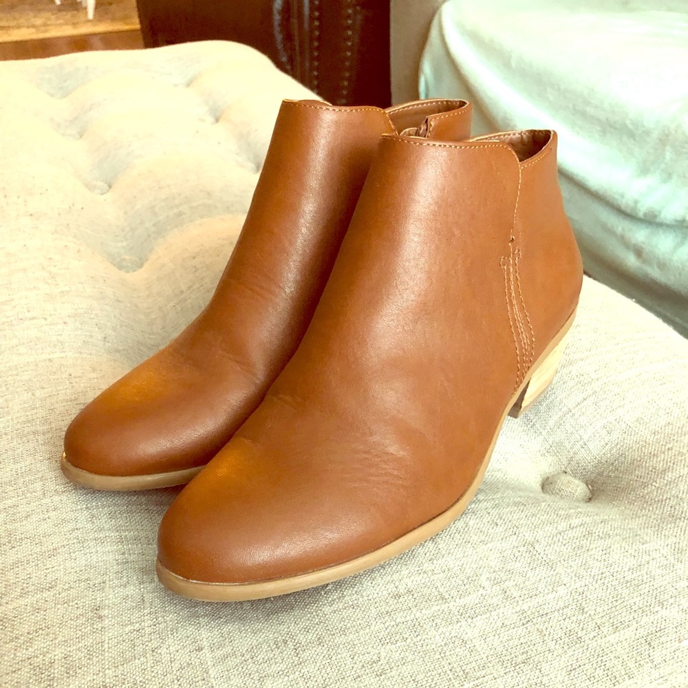 Bass & Co. Taupe Booties.